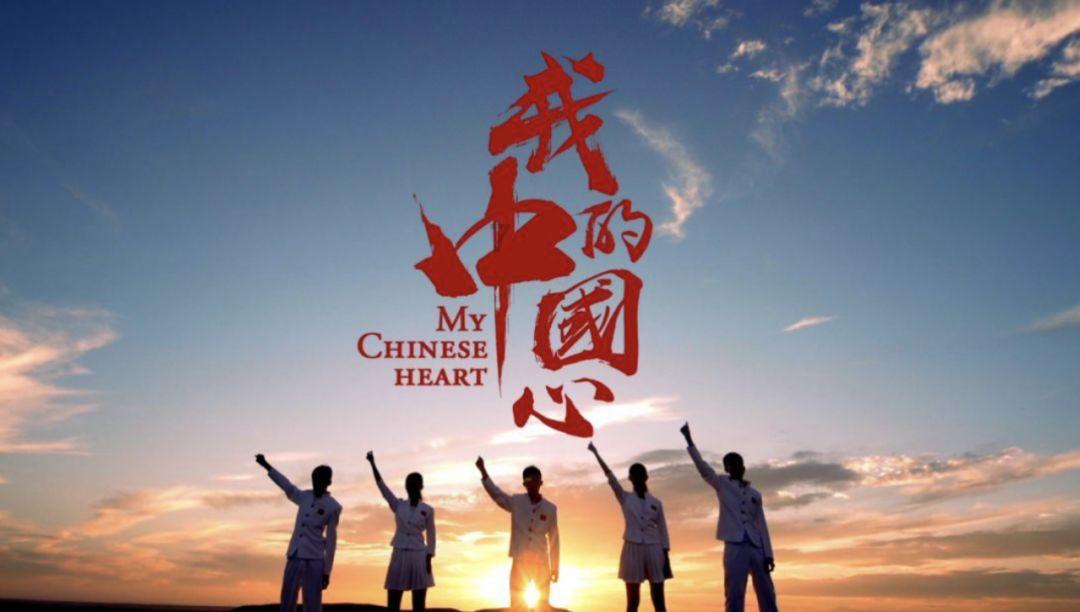 可爱吊带裙