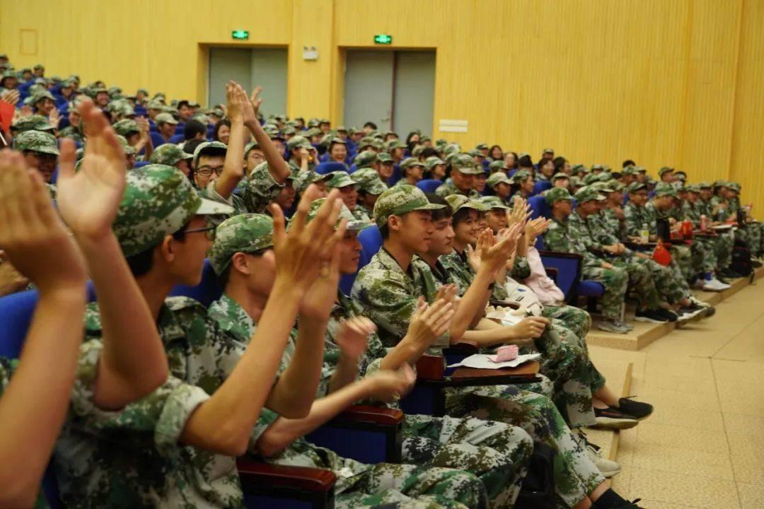 那么多不平等条约,多半来自愚蠢